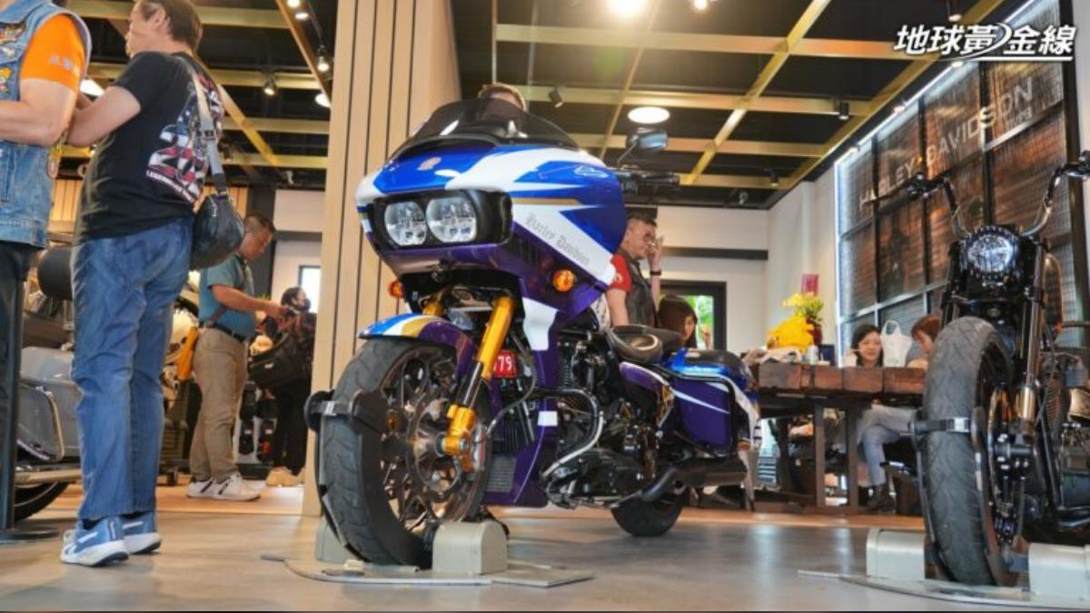 Nomads Thug以Road Glide ST M 為基礎，加入Performance Bagger元素。（圖／地球黃金線）