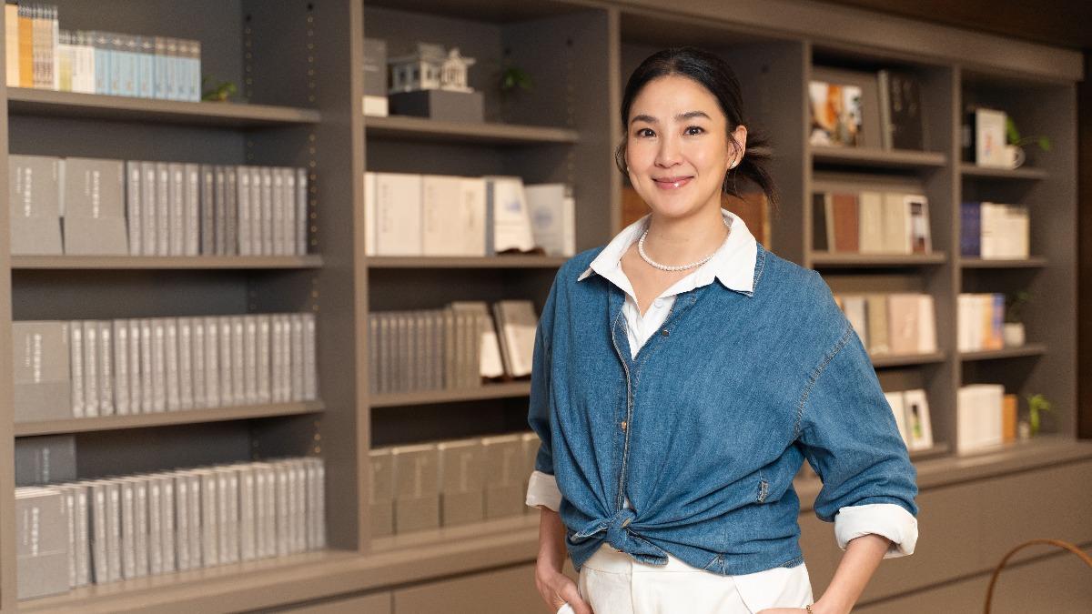 47歲洪小鈴產後一場災難　坐月子崩潰「看到女兒就哭」