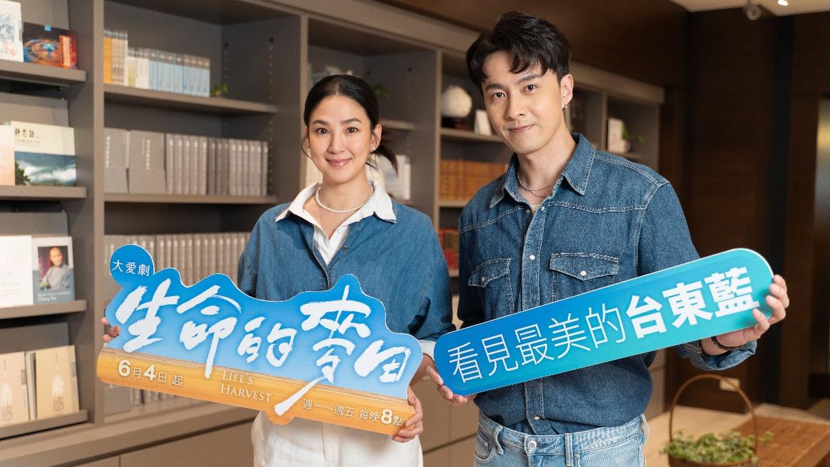 洪小鈴（左）、張雁名合作。（圖／大愛提供）