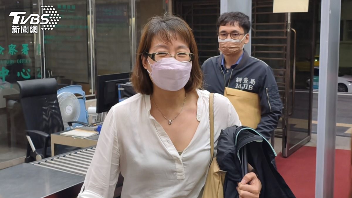 時任中石化土地開發部副理梁恭儀50萬元交保。（圖／陳冠宇攝）