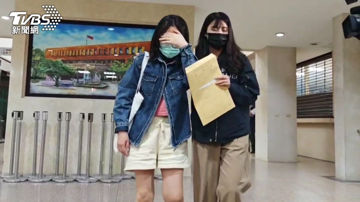 郭哲敏的大帳房杜韋蓁訊後請回。(圖/TVBS)