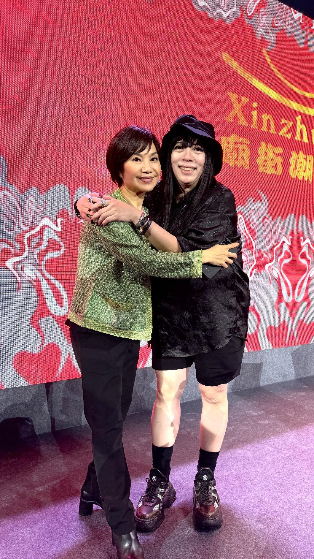 唐美雲(左)多次跟潘怡良合作。(圖/唐美雲歌仔戲團提供)
