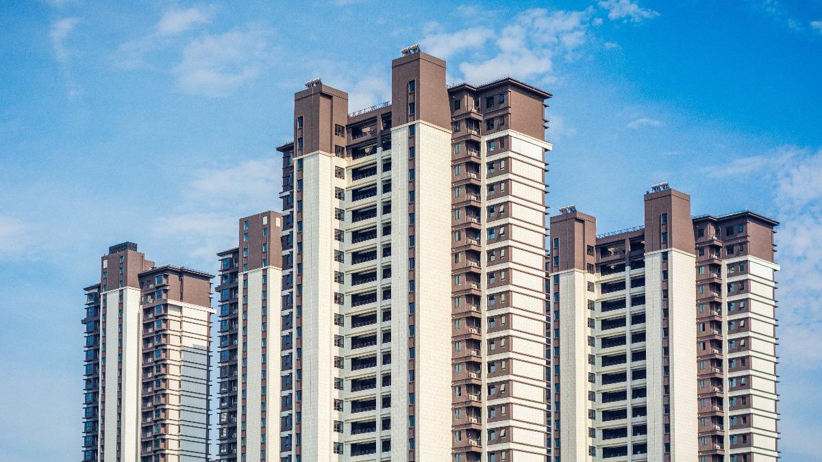2025購屋意願全面下滑?限貸令、股市震盪與通膨壓力如何影響你買房的決定?