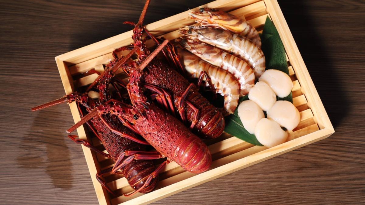 天吉鐵板燒推畢業優惠。(圖/翻攝自天吉鐵板燒臉書)