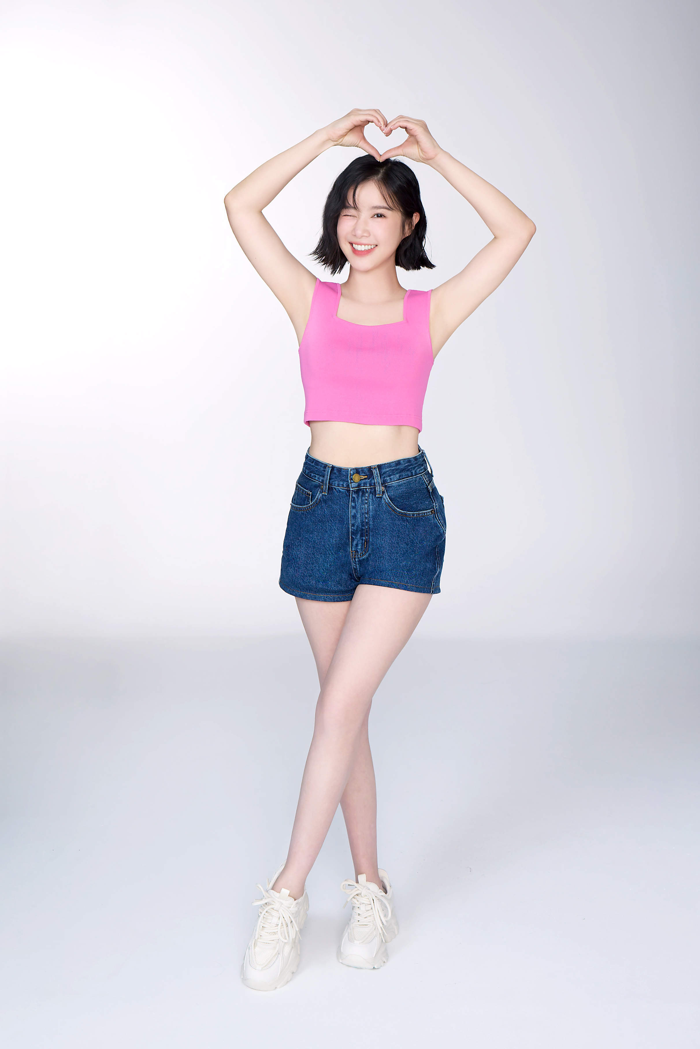 李佳穎展現傲人纖細體態。(圖/美体專科提供)