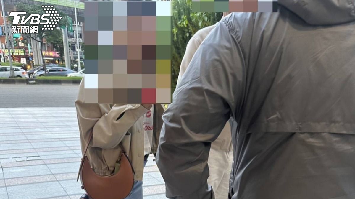 偷泰勒絲愛牌「Anine Bing」皮帶 港女稱忘記付款下場慘