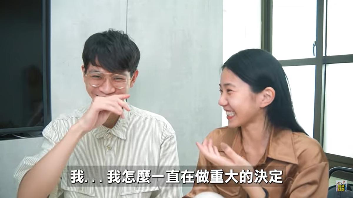 Andy拍影片紀錄家寧出國。(圖/翻攝自眾量級CROWD YT)
