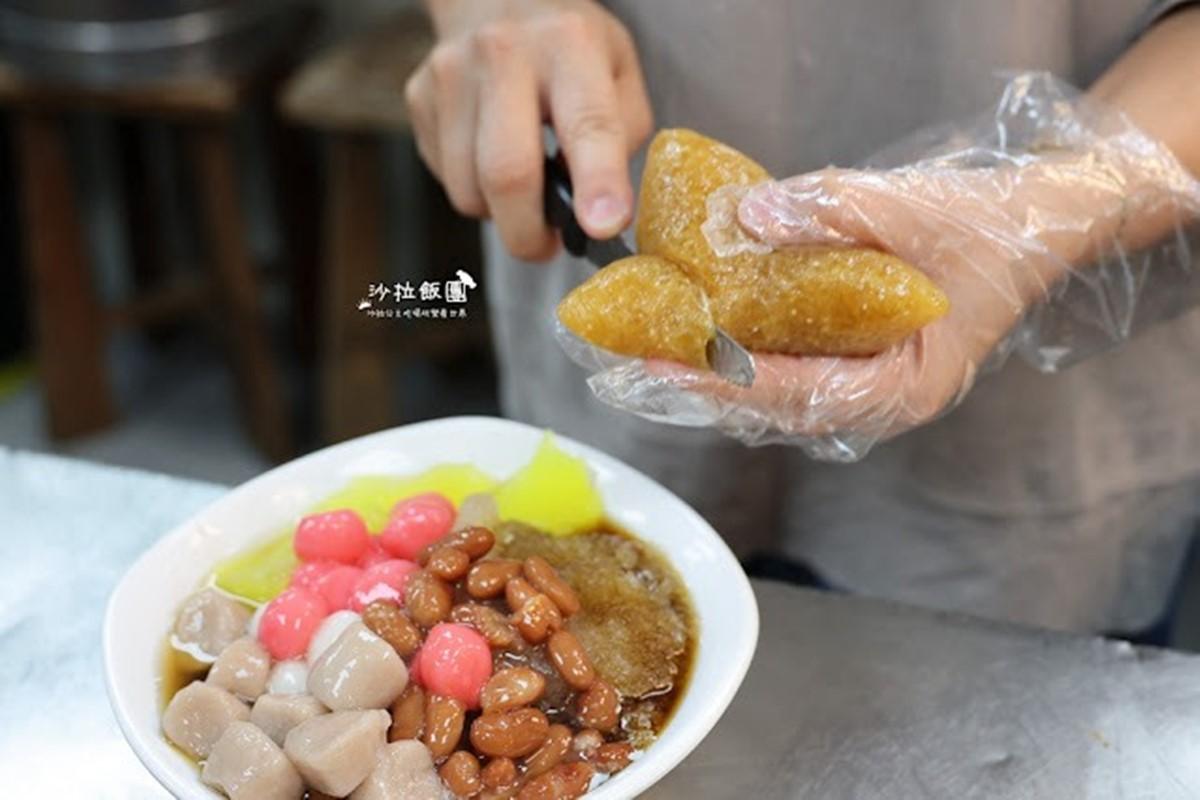 「鹼粽」多半會搭配冰品一起享用。(圖/「沙拉公主吃喝玩樂看世界」提供)