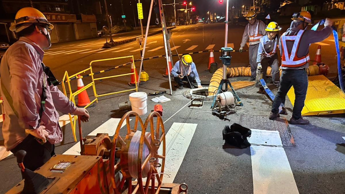 台電進行工作停電作業前,都會與重要用戶、里長溝通協調確定,並針對所有停電戶發送停電通知單。(圖/台電台中區處提供)