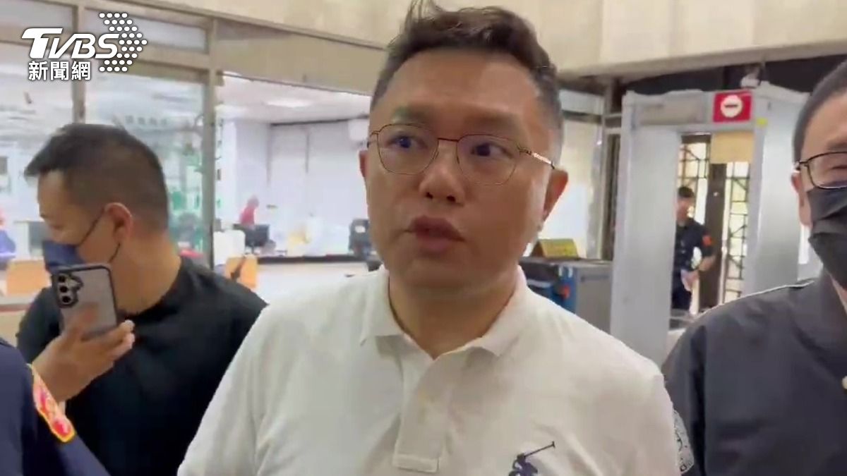 快訊/北市議員張斯綱涉幽靈連署案 複訊後無保請回