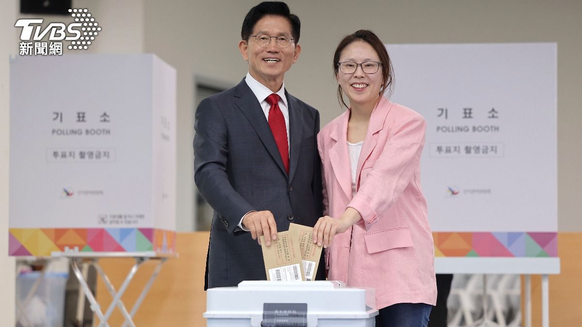 南韓國民力量總統候選人金文洙29日完成提前投票。（圖／達志影像美聯社）