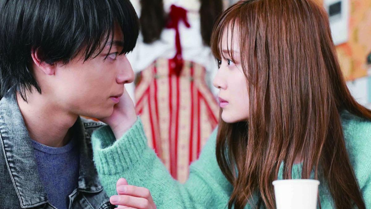 作間龍斗（左）飾演職業玩家等級的高中生，山下美月在線上遊戲中巧遇他。（圖／天馬行空提供）