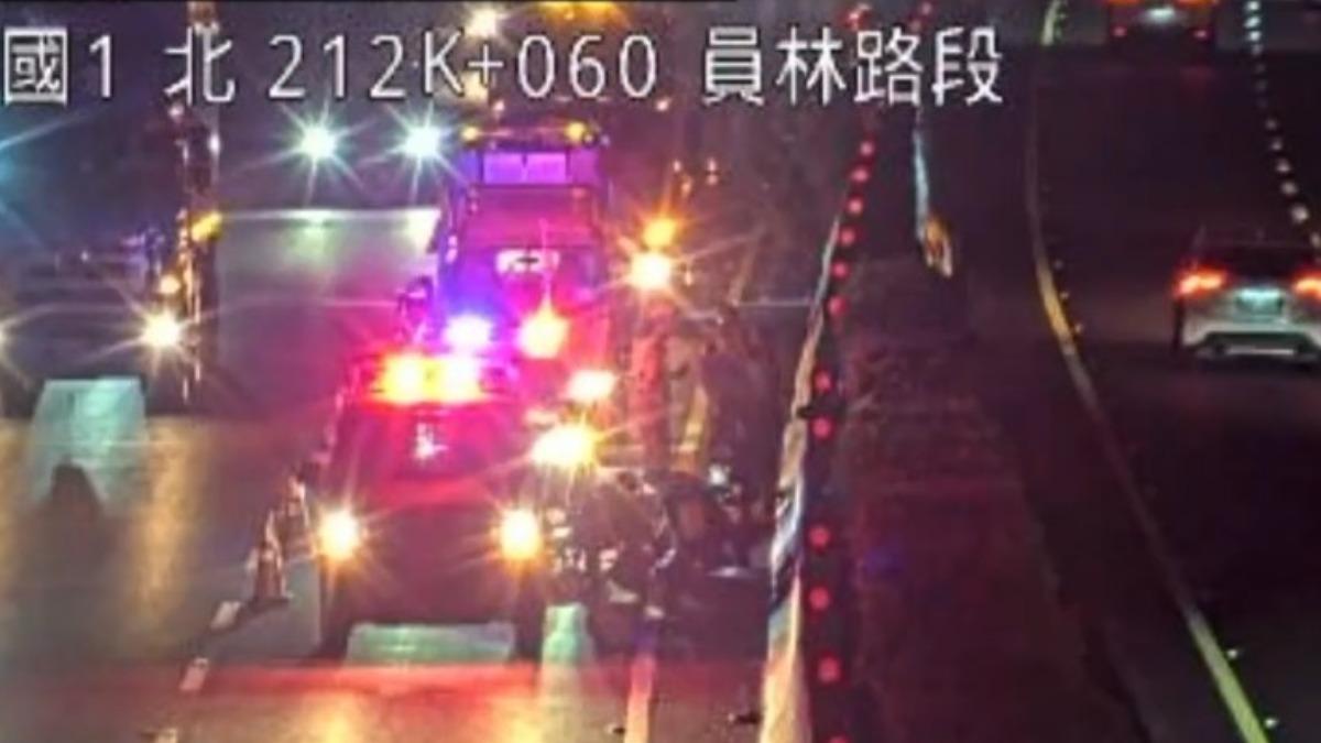 快訊/驚險端午!國1員林段汽車撞到人 1男雙腳骨折送醫