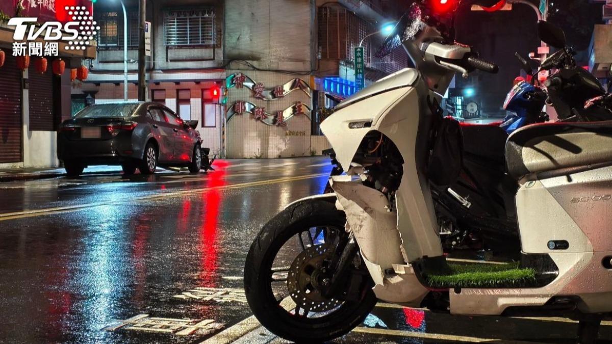 北市運將疑疲勞駕駛連撞13車 Uber早有「強制下線」制度