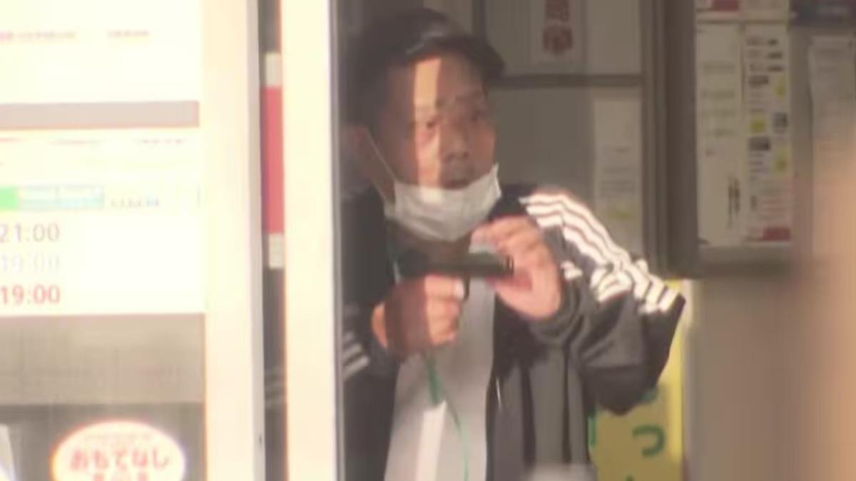 日88歲翁1天內持槍掃射醫院、縱火 還挾持2女遭求刑25年