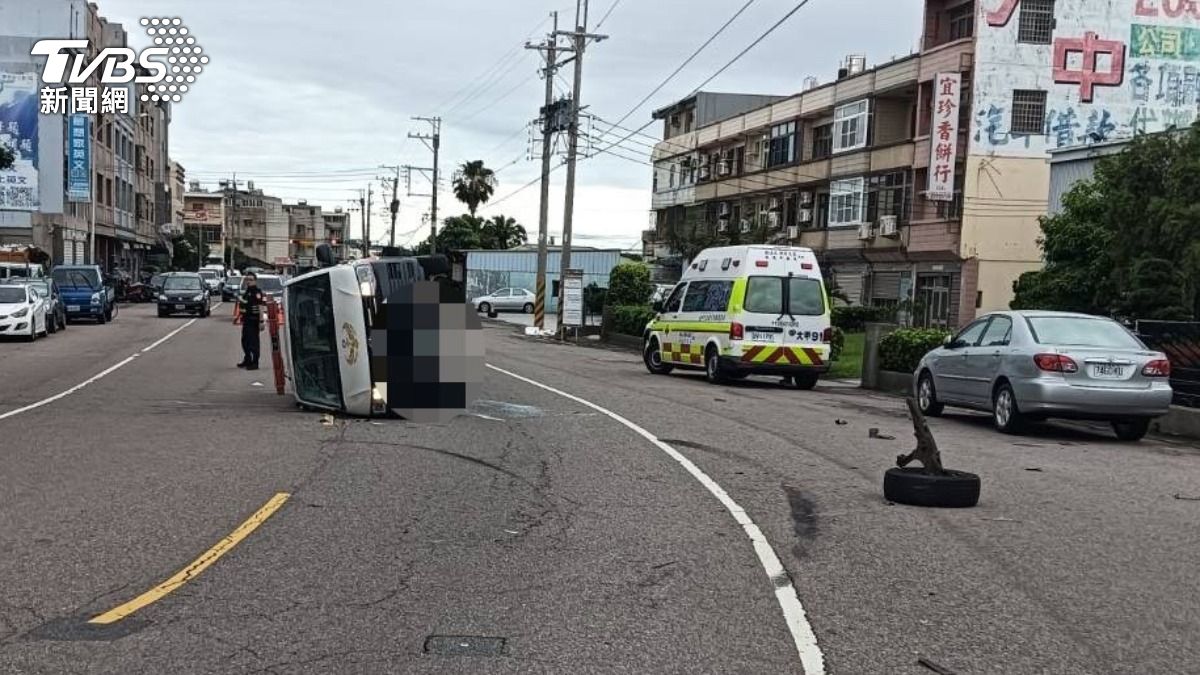 救護車正在返隊過程中。(圖/TVBS)