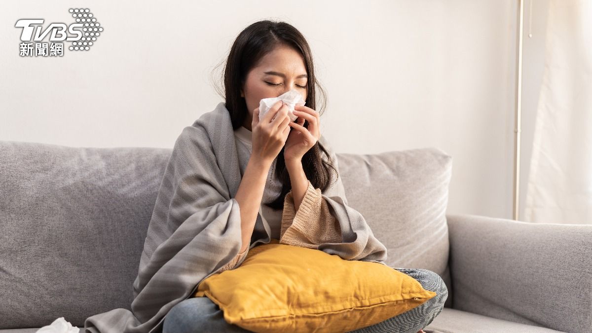 換季狂打噴嚏、咳不停？醫示警：其實是「這個病」發作了