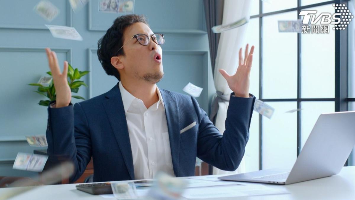 時來運轉!「4生肖」未來兩週貴人加持 事業、愛情都雙拿