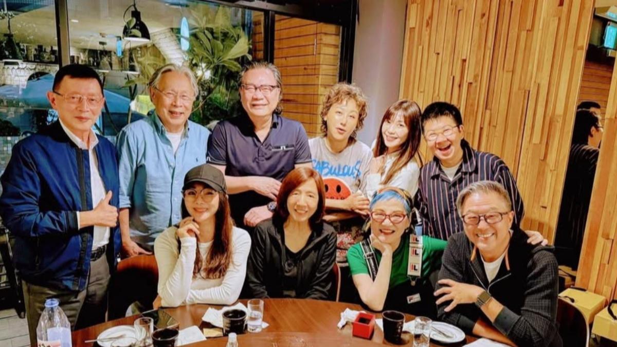 張小燕聞愛徒黃子佼爆離婚「已讀不回」 低調與陳美鳳聚會露燦笑