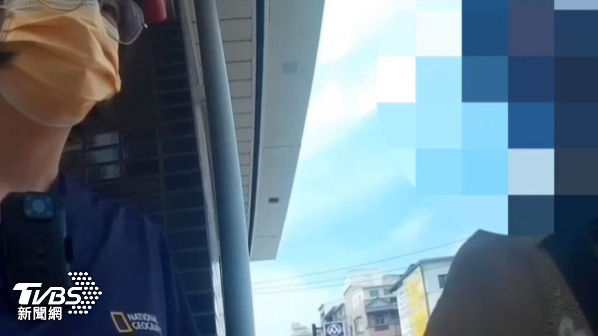 搭小黃到超商上工!笨車手多嘴提匯45萬 司機偷聽報警抓人