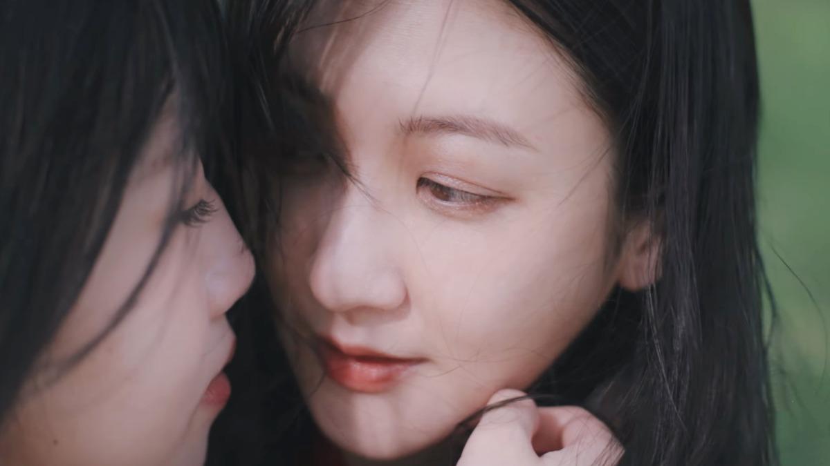 才澄清婚變!林逸欣「女女」曖昧畫面流出 野外穿脫速戰速決