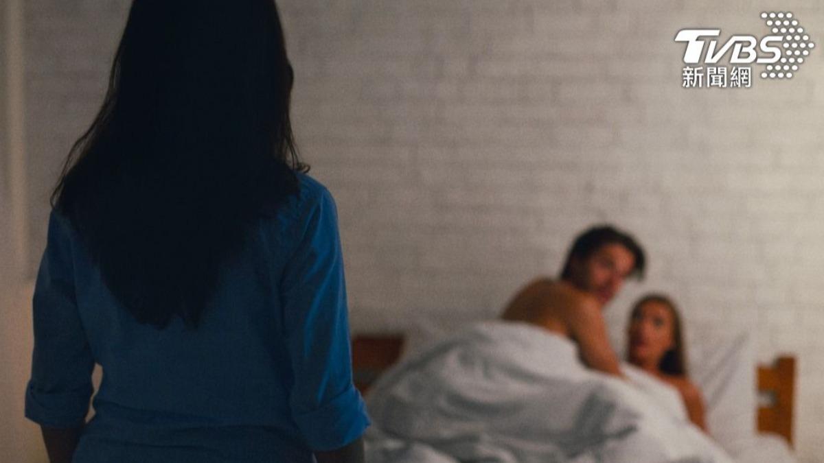 人妻怒告女同事「侵害配偶權」!因家門密碼 法官判賠償5萬