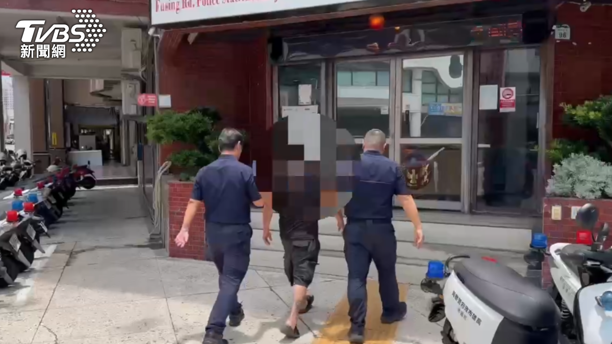 趙男被警方逮捕後坦承犯行。(圖/TVBS)