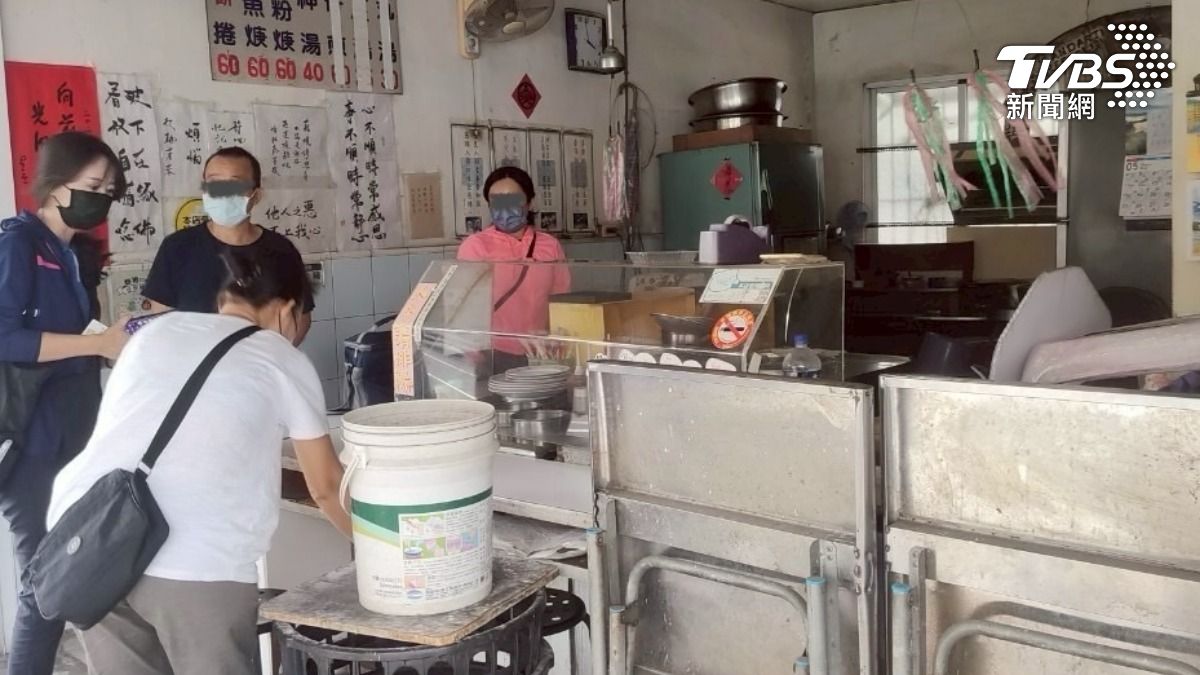 高雄70年潤餅老店疑因食物中毒熄燈!衛生局調查結果:4人住院