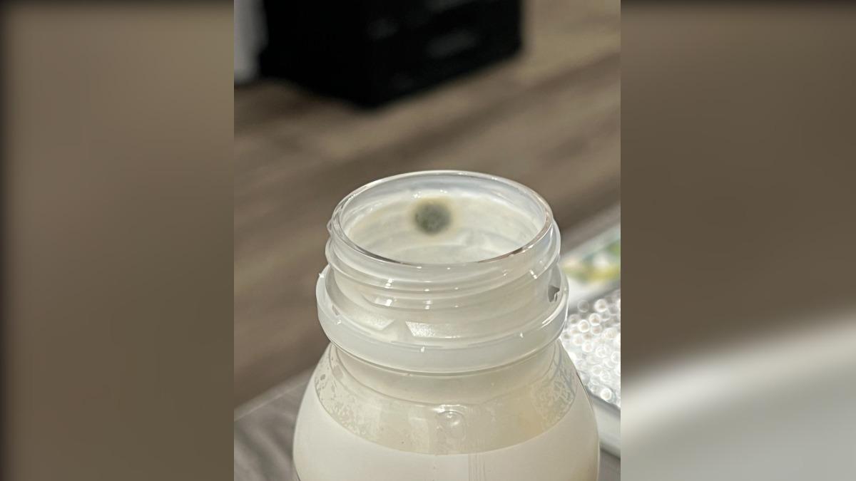 即期品也發霉? 超商買優格驚見長霉 消費者退貨店家退款
