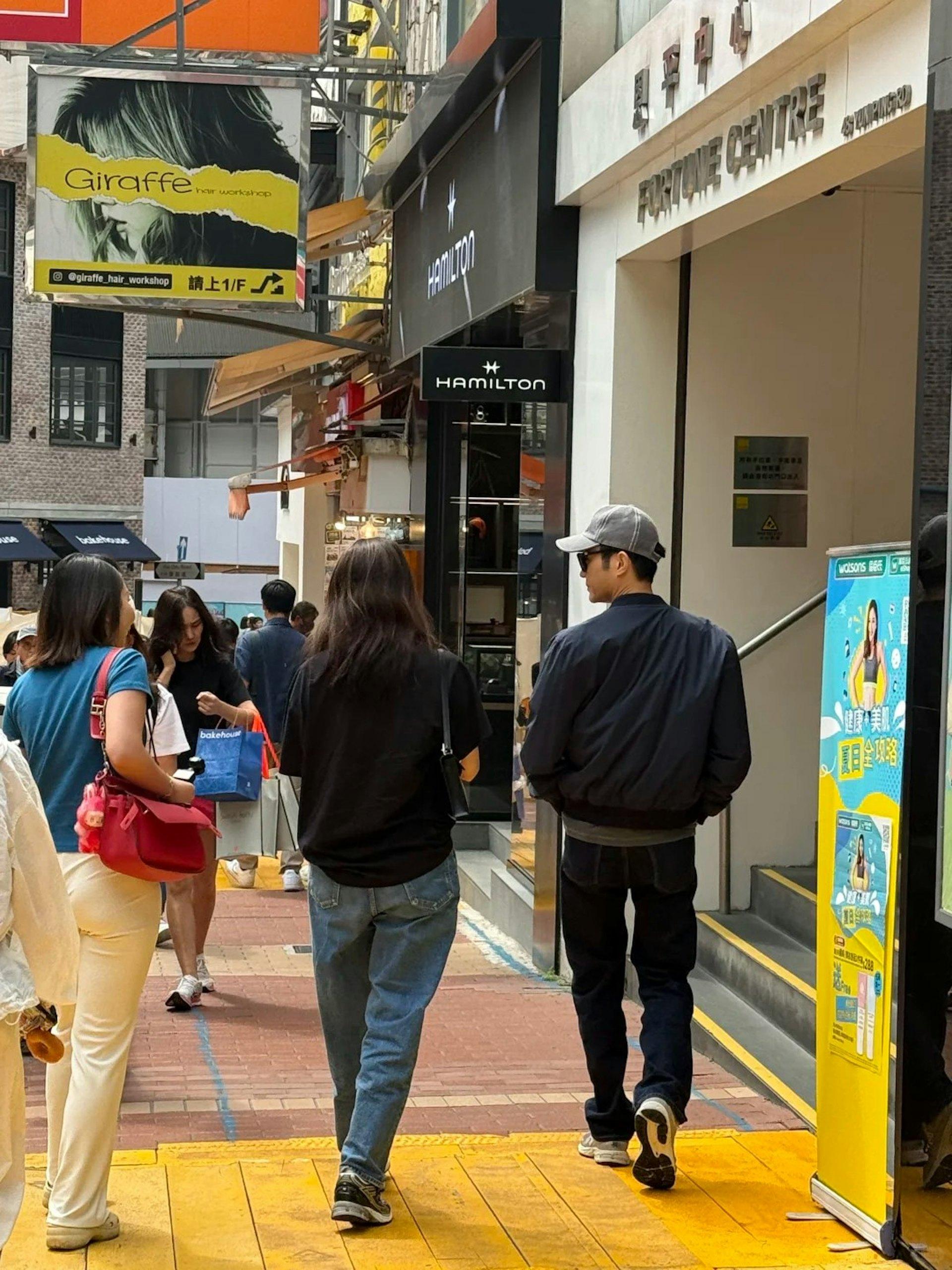 網友偶遇袁詠儀與張智霖。（圖／翻攝自小紅書）