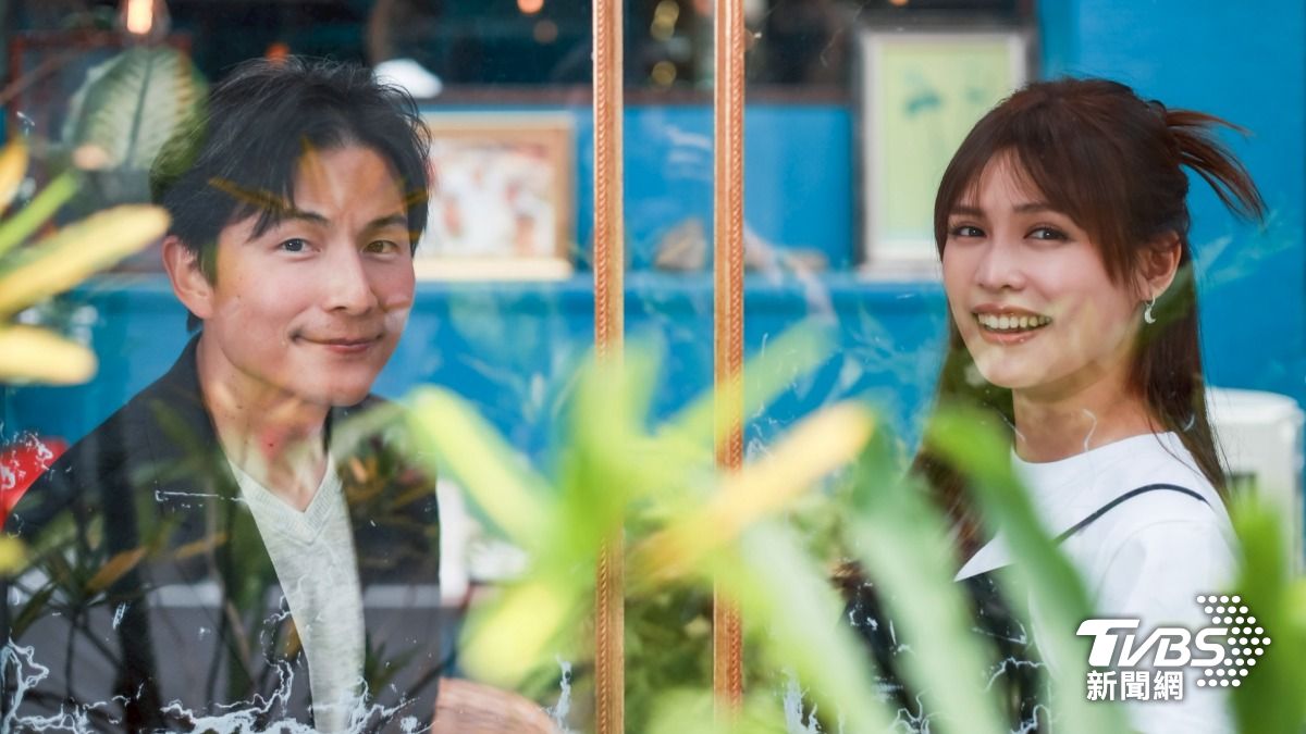 孫協志和夏宇童受訪分享求婚當天的情景。(圖/趙世平攝)