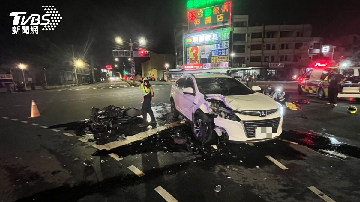 未禮讓釀死!高雄左轉車撞重機 男騎士噴飛「嚴重內出血」亡