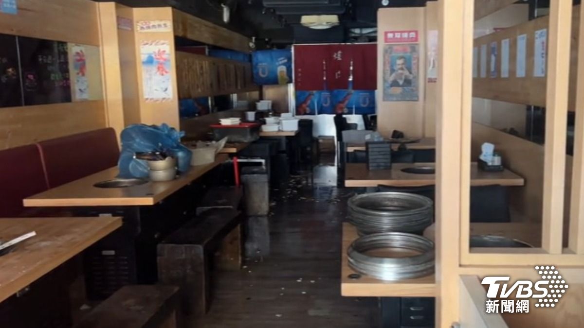 板橋燒烤店火警，疑酒精遇高溫設備釀禍。（圖／TVBS）