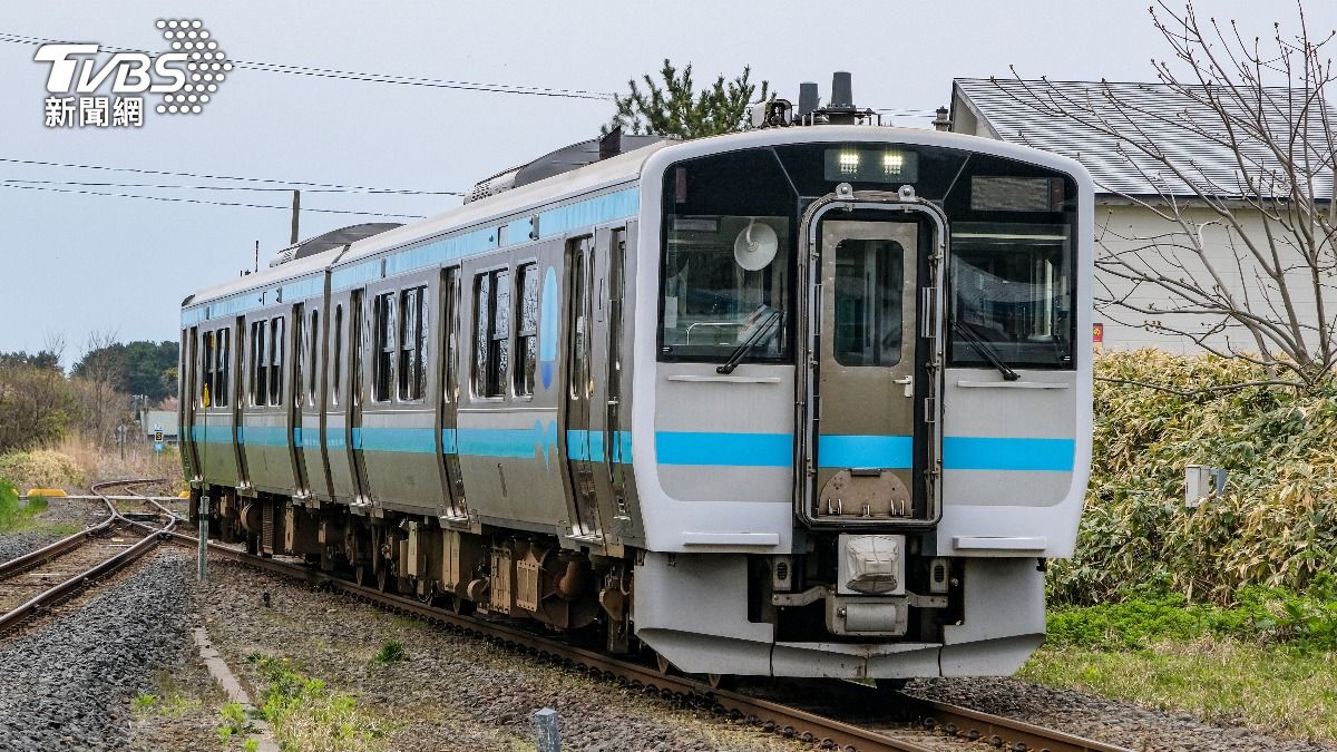 日本橫濱海濱線全線因此事停駛近4小時。（示意圖／達志影像shutterstock）