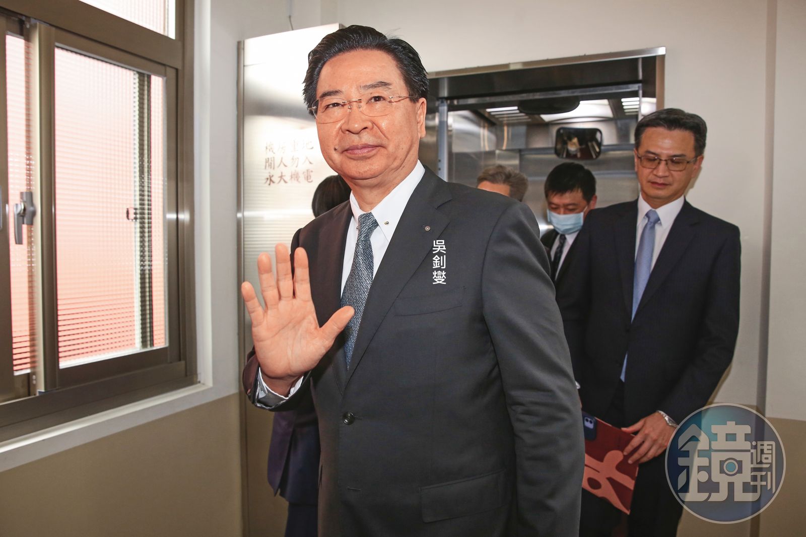 共諜APP揭密4/共諜妻竟是總統府正妹憲兵 網路發文為夫喊冤