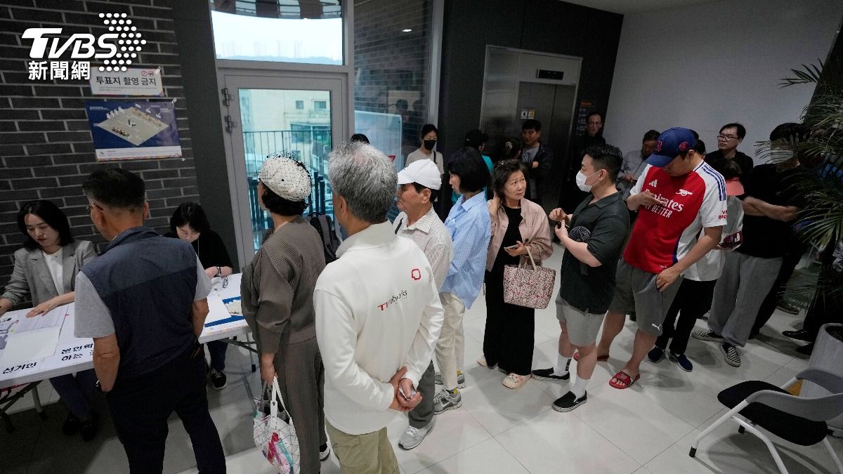 韓國總統大選今天正式登場，圖為首爾一處投票所。(圖／達志影像美聯社)