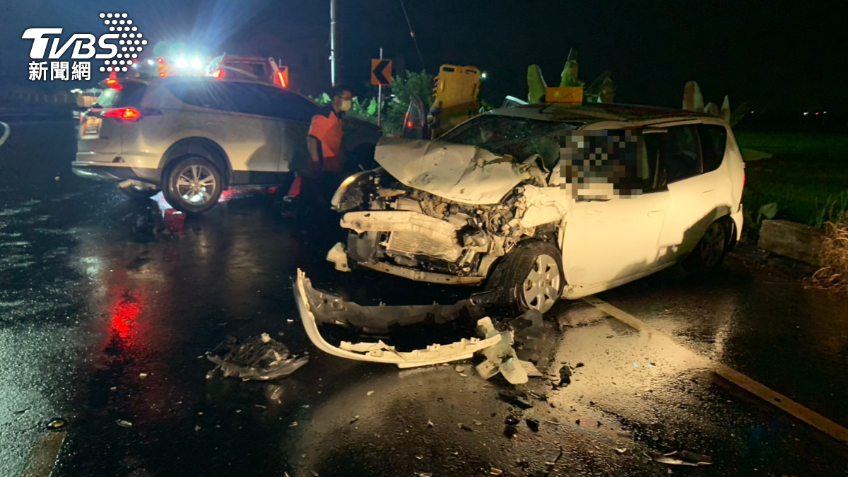 台南嚴重車禍死者身份曝！2外地女魂斷駕駛座　男友人送醫不治
