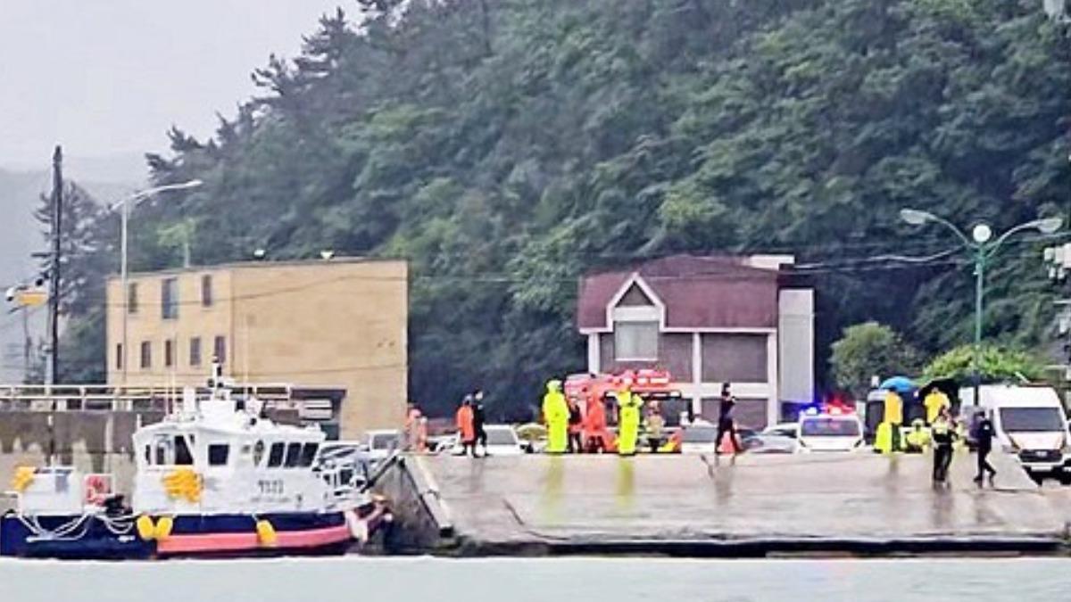 韓國一家四口連車墜海!父「獨自落跑」妻兒溺斃 警揭背後內幕