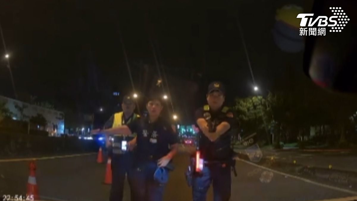 不要動!警曝「這舉動」以為駕駛要加速撞 。(圖/翻攝社會事新聞影音)