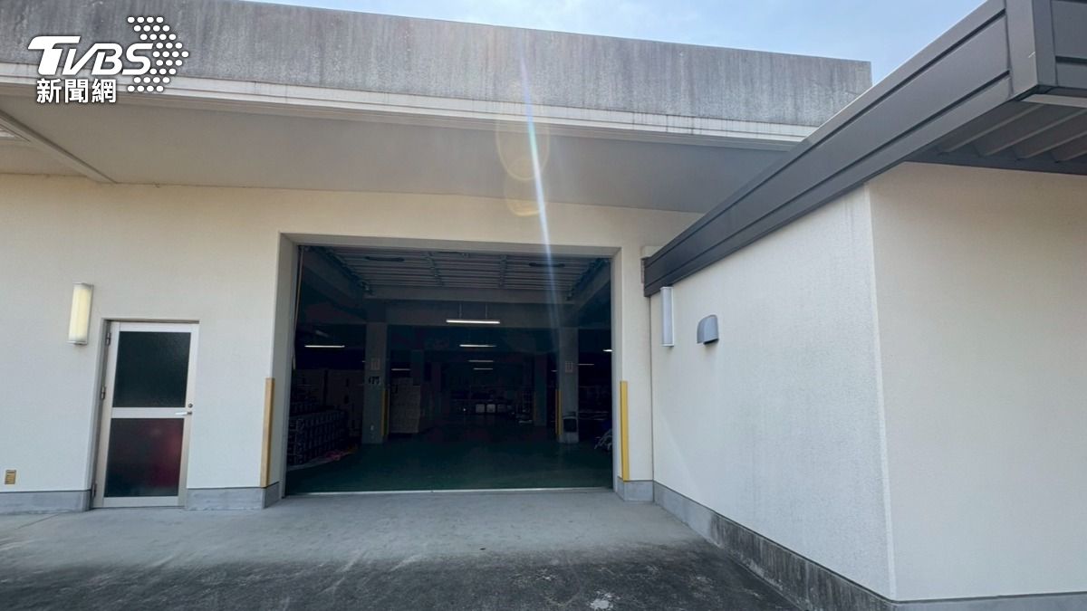 熊本縣儲備基地位在益城町「縣消防學校」倉庫，該倉庫佔地約121坪。（圖／游雅嵐攝）
