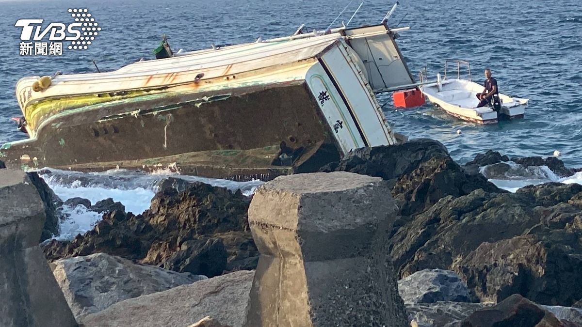 澎湖花嶼船長突昏迷!漁船觸礁擱淺他落海 救起成冰冷遺體