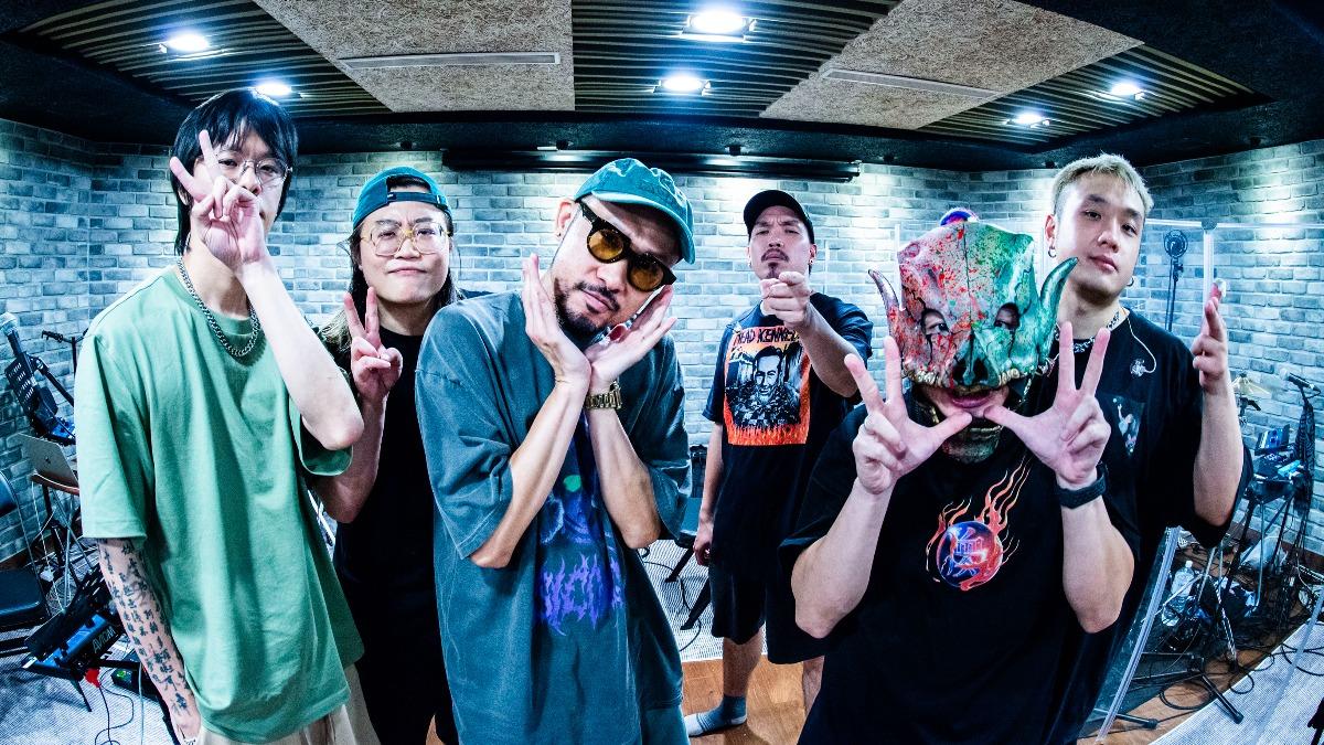 遭嗆又老又軟!歌王、血肉果汁機不忍了反擊 網驚:真的太壞