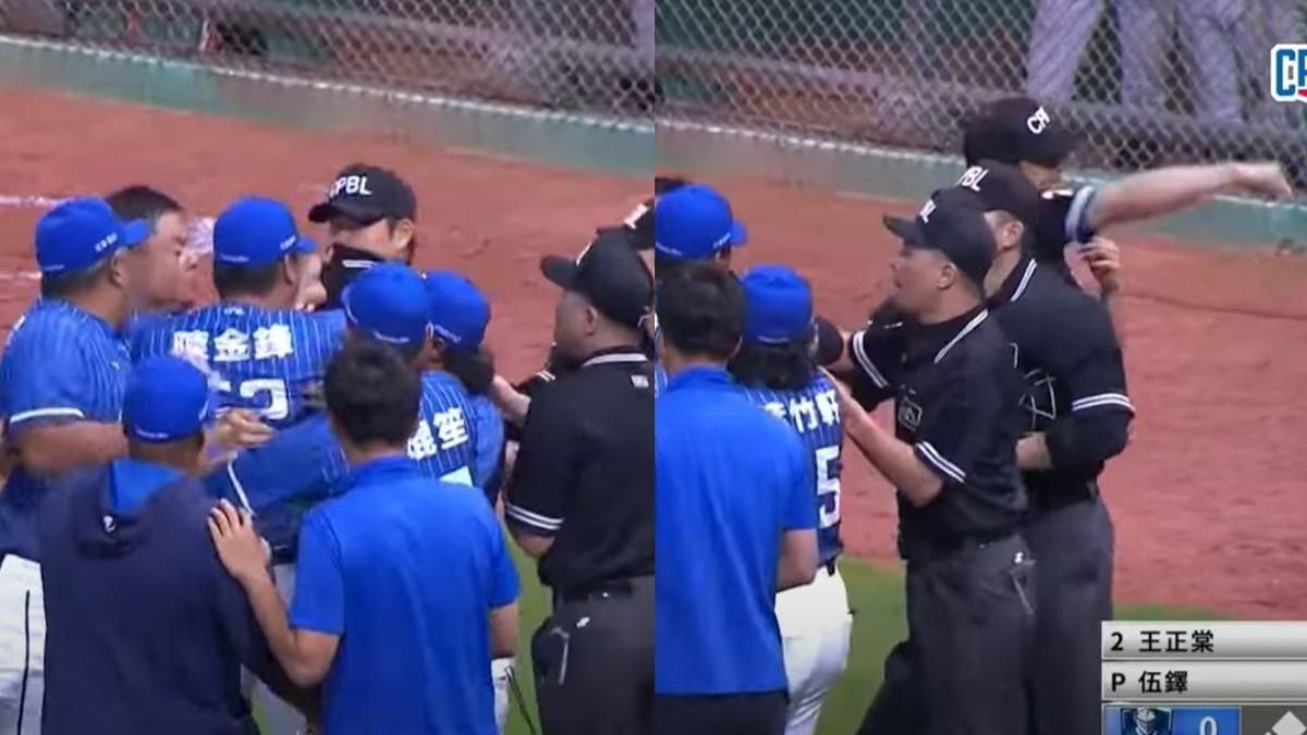 壘審吳家維衣領被扯,再次揮手趕人。(圖/翻攝自YT@CPBL)