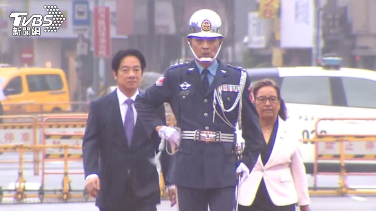 賴清德迎馬紹爾總統「暴雨全身濕」 林佳龍:馬國文化雨水是祝福