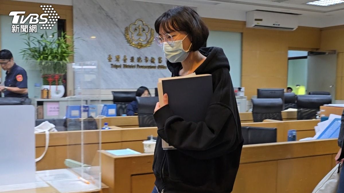 律師胡書瑜以10萬元交保並限制出境、出海。(圖/TVBS)