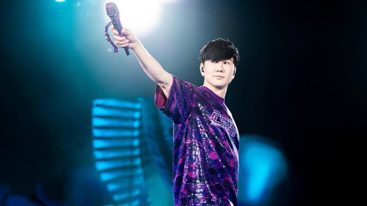 林俊傑15歲首戰歌唱比賽「評審竟是大咖歌王」 時隔29年合體了