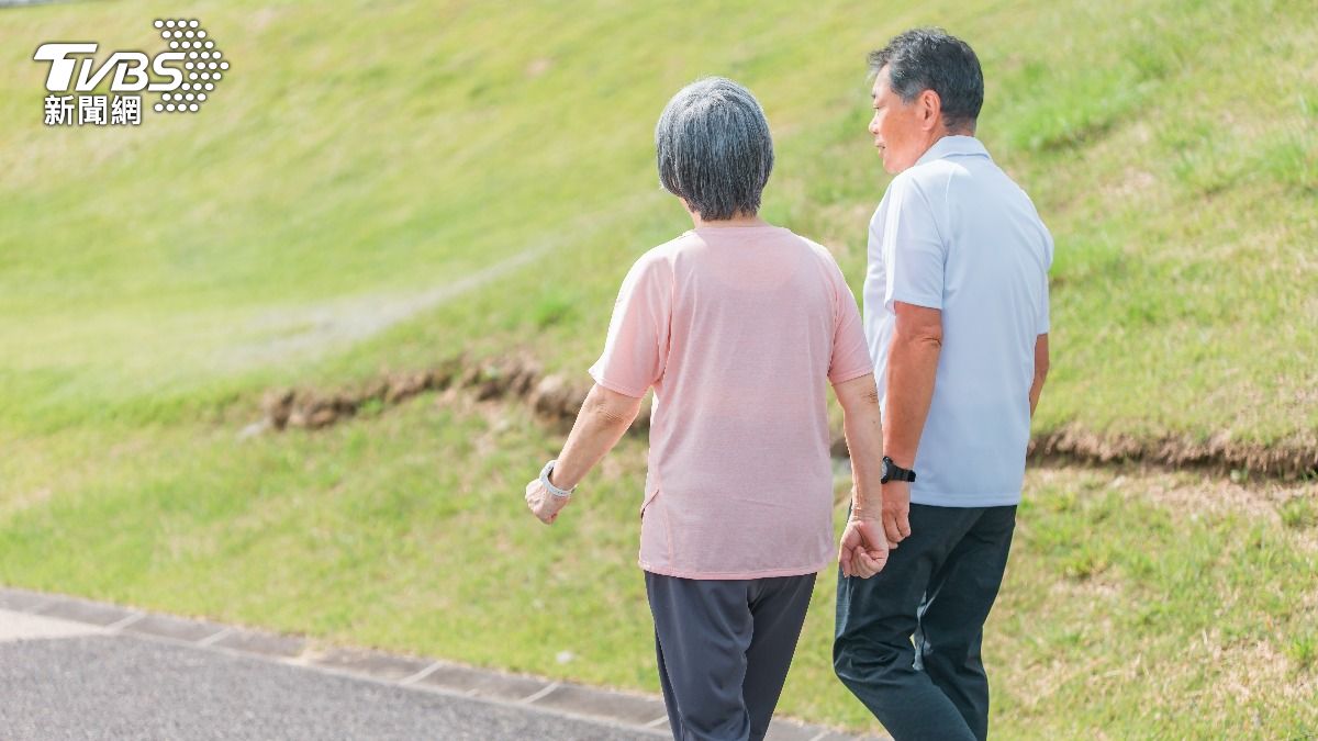 走太多反沒效!醫曝每日「最佳步數」 助延壽、心血管代謝