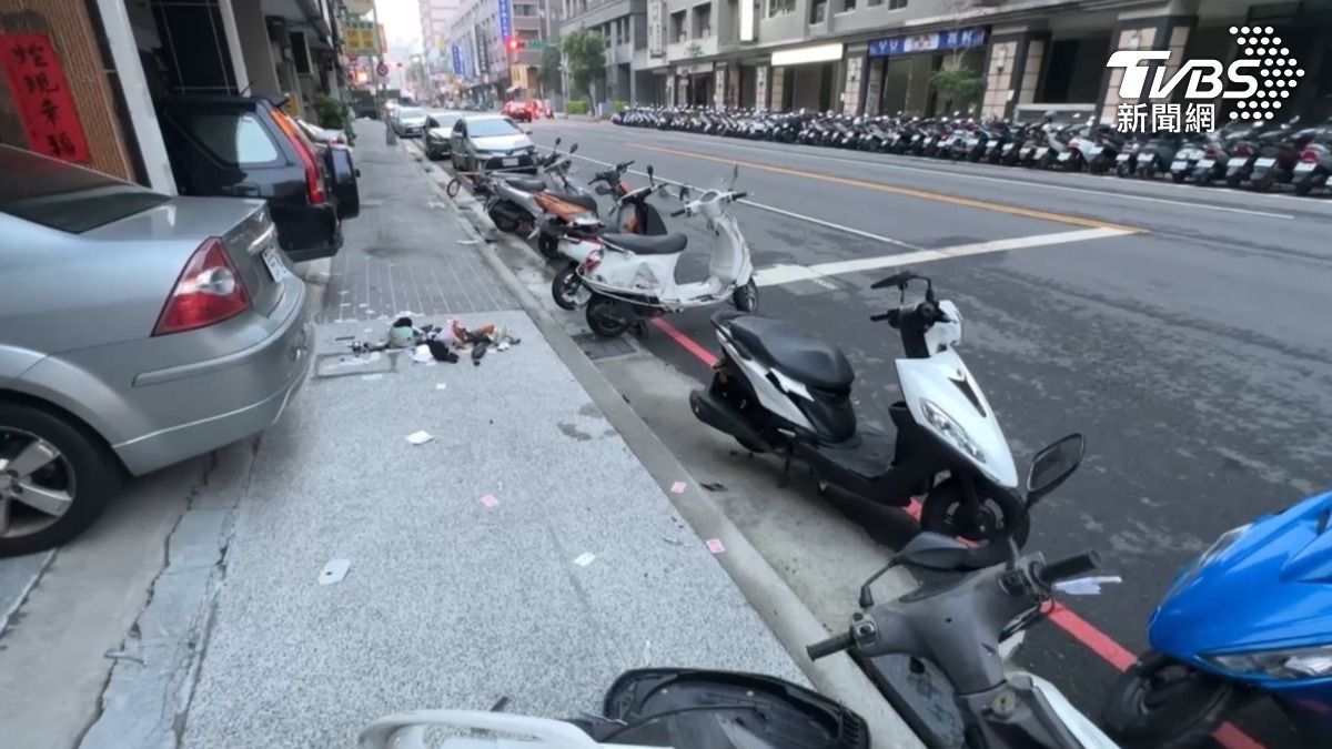 台中男開車恍神「撞毀路邊14機車」跑了 落網辯:眼睛不好