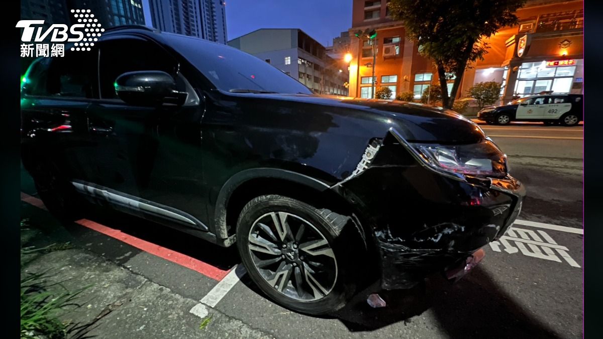 凌晨連撞15輛機車之肇事休旅車（圖／台中市警四分局提供)