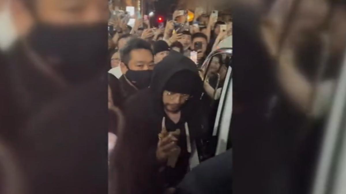 因為周杰倫的現身讓街道被擠得水洩不通拍。（圖／摘自微博）